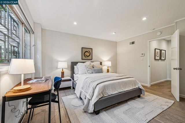 3203 Monterey Blvd, Oakland, CA 94602