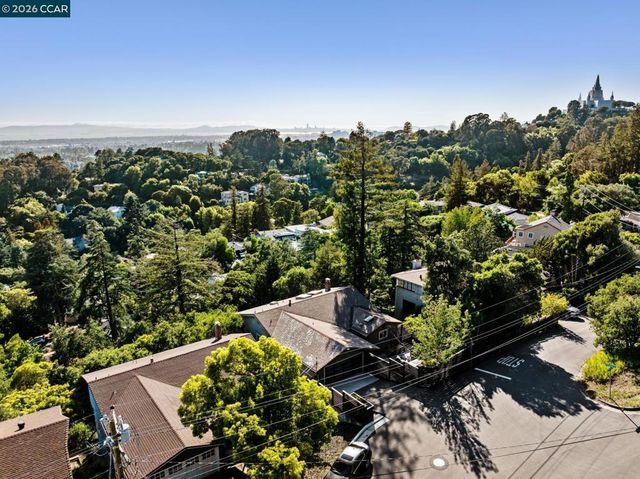 3203 Monterey Blvd, Oakland, CA 94602