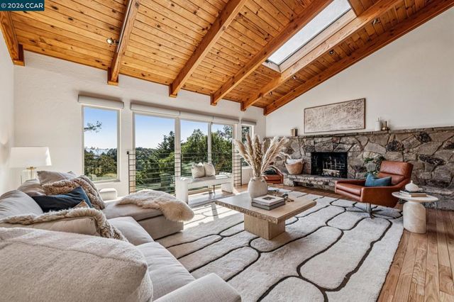 3203 Monterey Blvd, Oakland, CA 94602