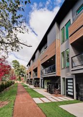 214 NW 9th Street, Bentonville, AR 72712