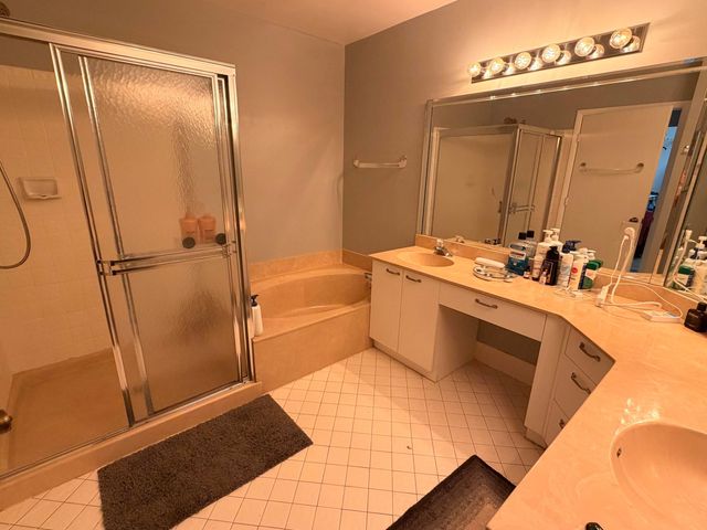 5136 FLORIA Drive G, Boynton Beach, FL 33437
