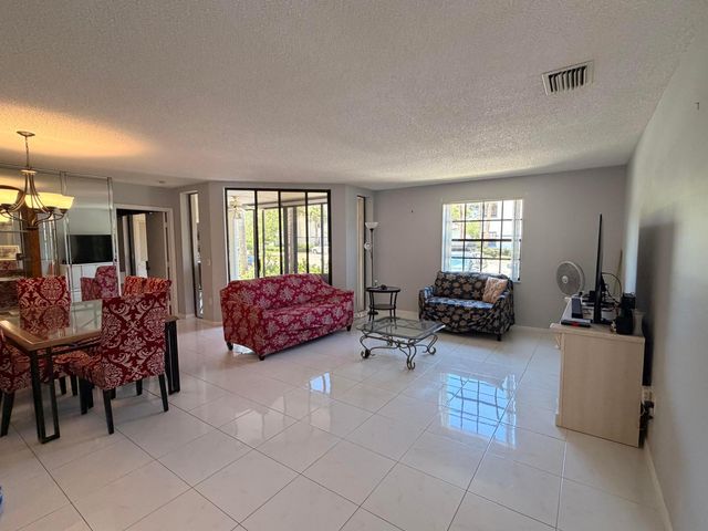 5136 FLORIA Drive G, Boynton Beach, FL 33437
