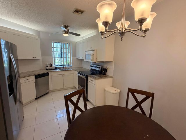 5136 FLORIA Drive G, Boynton Beach, FL 33437