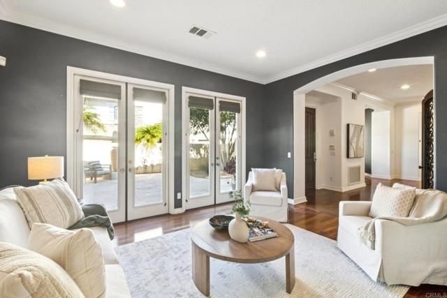 5492 Coach Ln, San Diego, CA 92130