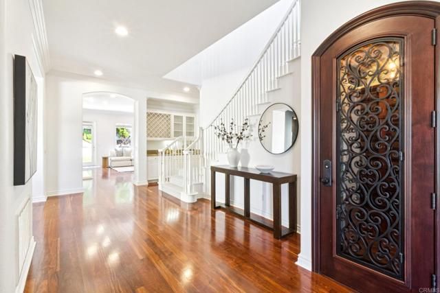 5492 Coach Ln, San Diego, CA 92130