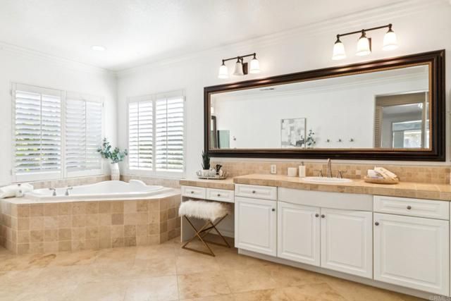 5492 Coach Ln, San Diego, CA 92130