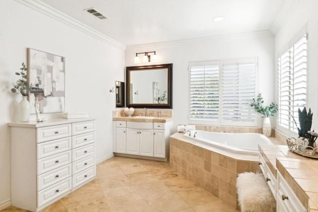 5492 Coach Ln, San Diego, CA 92130