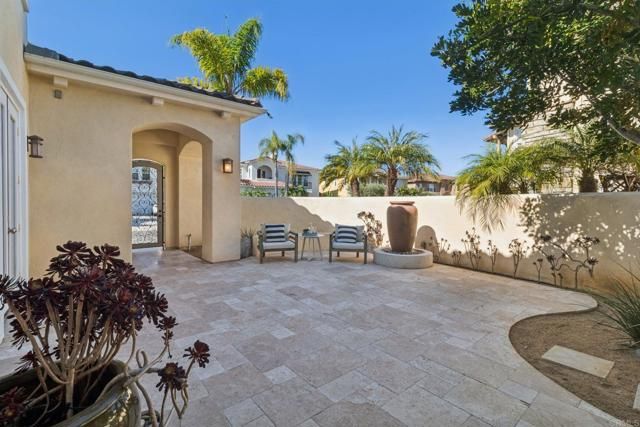 5492 Coach Ln, San Diego, CA 92130