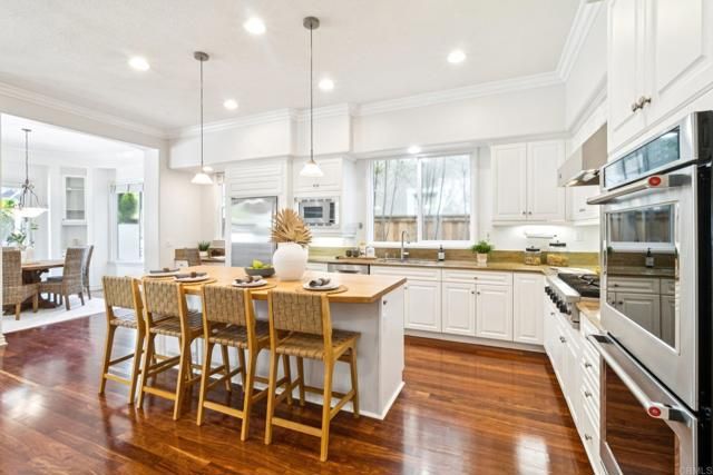 5492 Coach Ln, San Diego, CA 92130