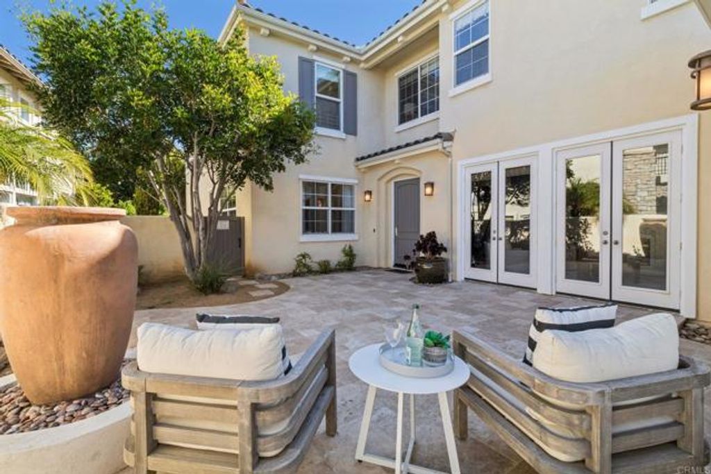 5492 Coach Ln, San Diego, CA 92130