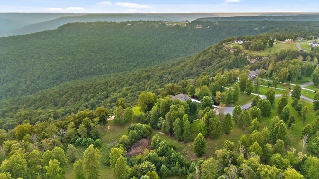 190 Gray Fox Court, Jasper, TN 37347