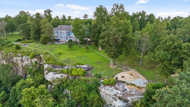 190 Gray Fox Court, Jasper, TN 37347