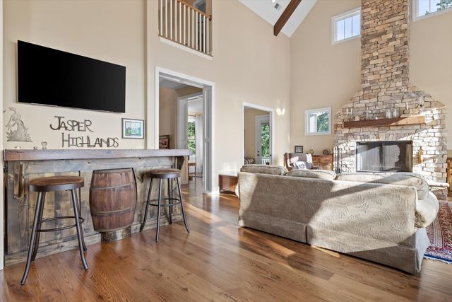 190 Gray Fox Court, Jasper, TN 37347
