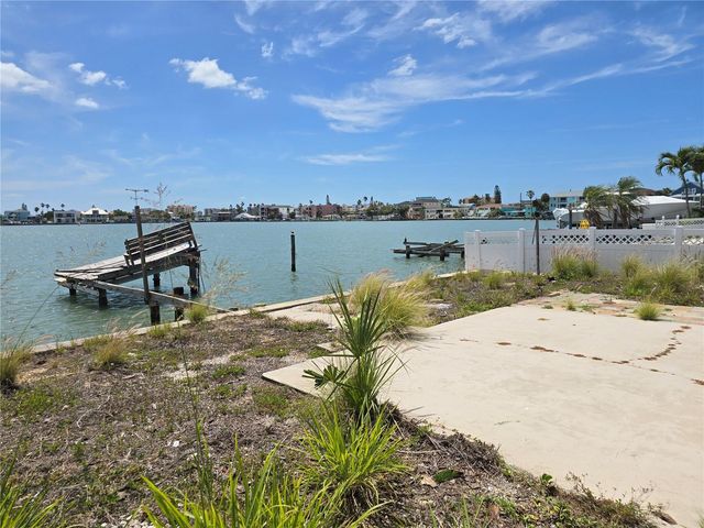 249 144TH AVENUE, Madeira Beach, FL 33708