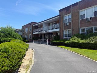 601 Chestnut street B17, Cedarhurst, NY 11516