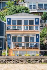 75 West Shore Road 4, Port Washington, NY 11050