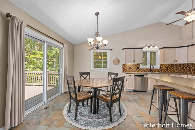 6615 Beech Creek Drive, Fruitport, MI 49415