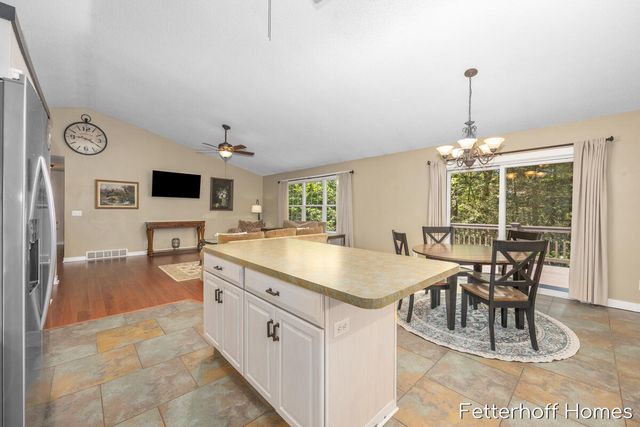 6615 Beech Creek Drive, Fruitport, MI 49415