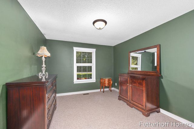 6615 Beech Creek Drive, Fruitport, MI 49415