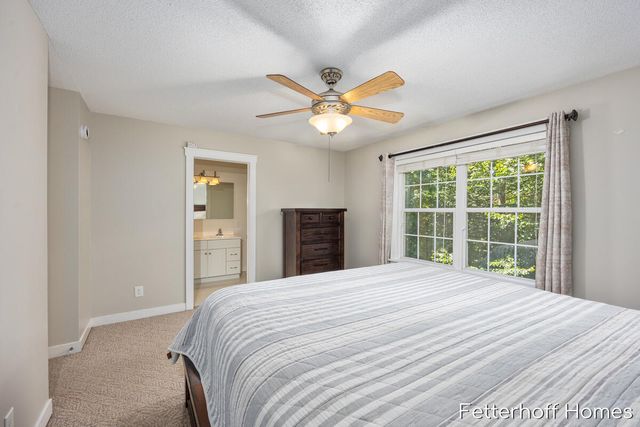 6615 Beech Creek Drive, Fruitport, MI 49415