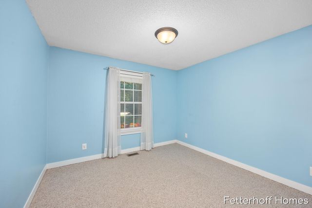 6615 Beech Creek Drive, Fruitport, MI 49415