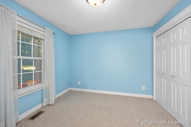 6615 Beech Creek Drive, Fruitport, MI 49415