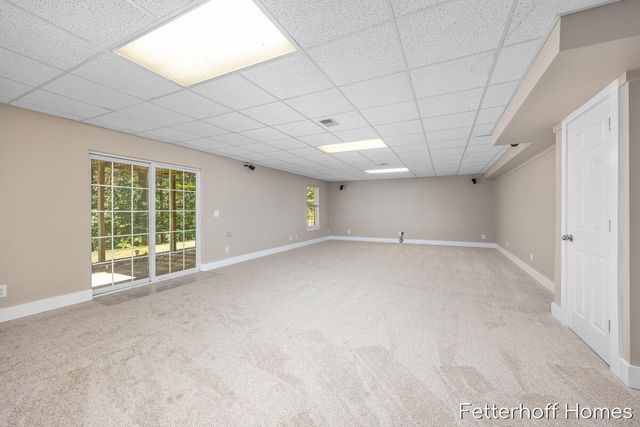 6615 Beech Creek Drive, Fruitport, MI 49415