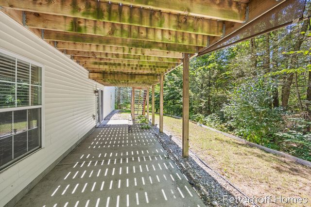 6615 Beech Creek Drive, Fruitport, MI 49415