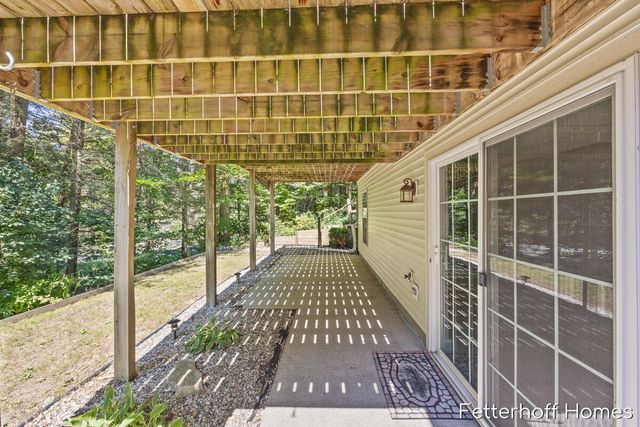 6615 Beech Creek Drive, Fruitport, MI 49415