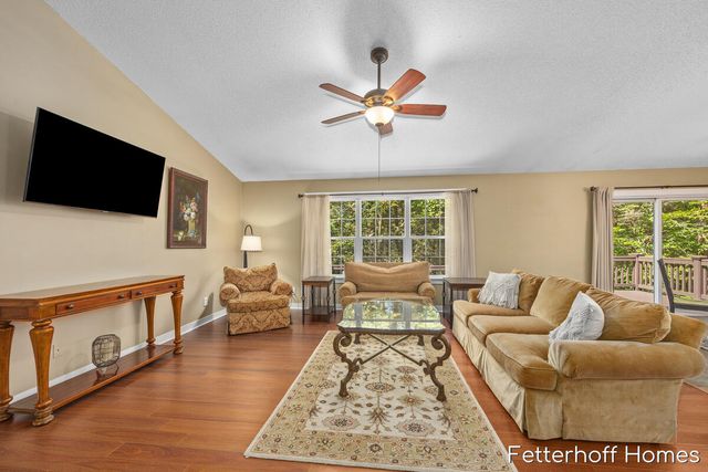 6615 Beech Creek Drive, Fruitport, MI 49415