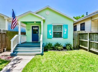 5217 Avenue Q 1/2, Galveston, TX 77551