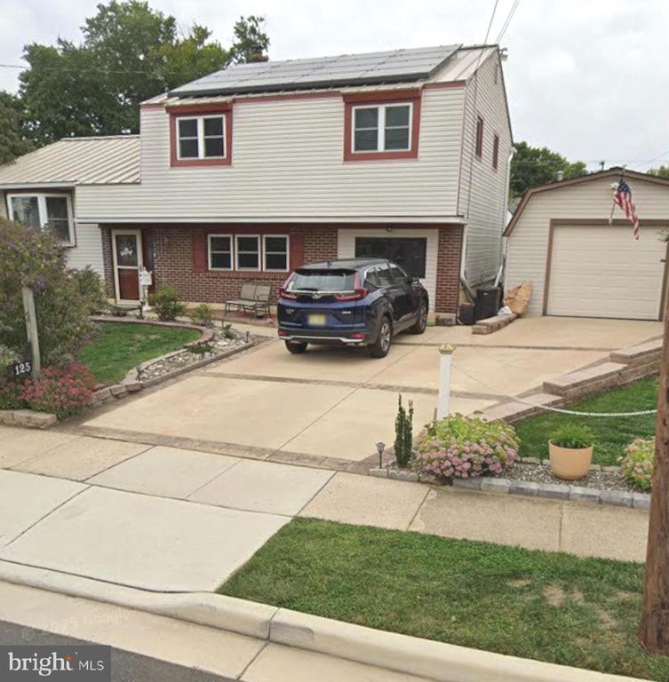 125 COLONIAL, Edgewater Park, NJ 08010