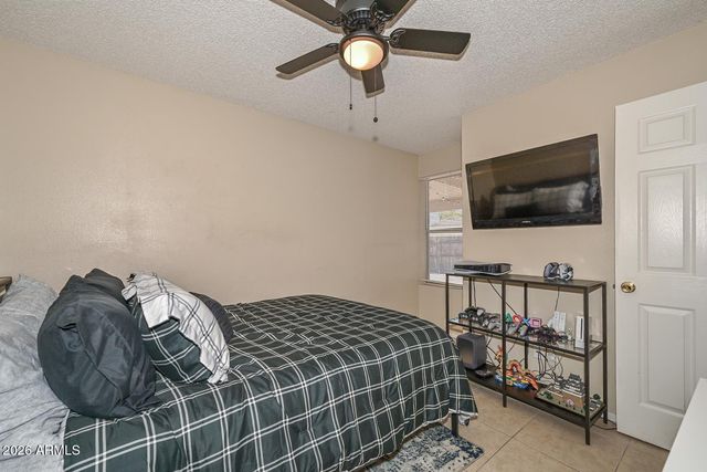 1261 E HARMONY Circle, Mesa, AZ 85204