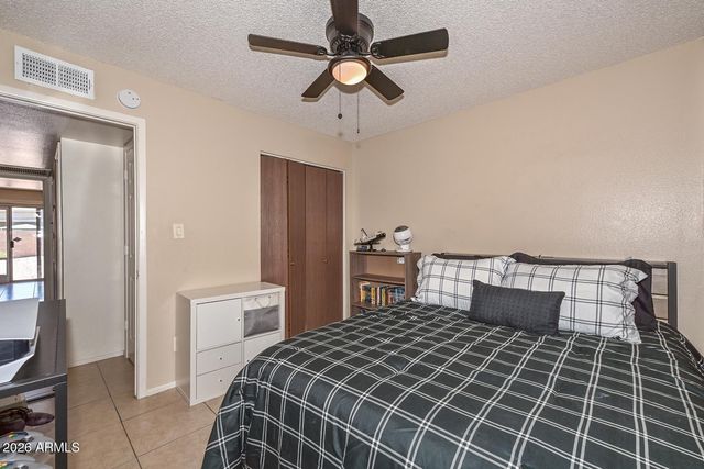 1261 E HARMONY Circle, Mesa, AZ 85204