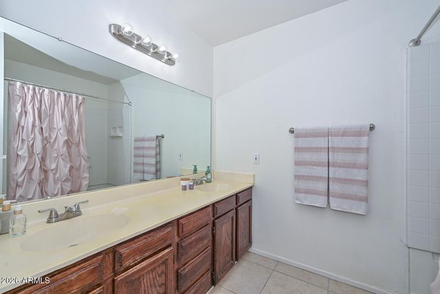 1261 E HARMONY Circle, Mesa, AZ 85204