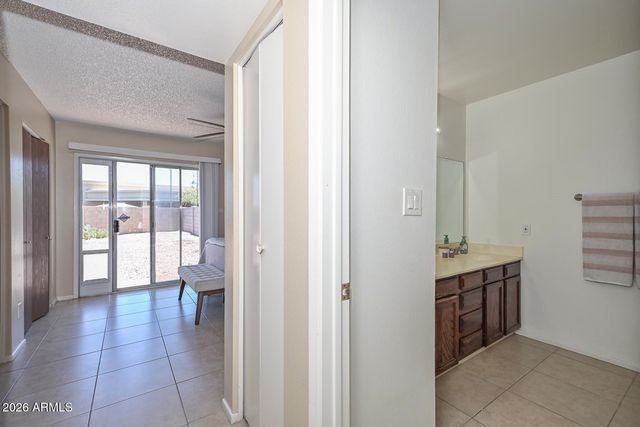 1261 E HARMONY Circle, Mesa, AZ 85204