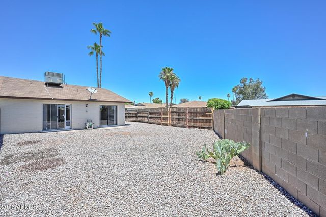 1261 E HARMONY Circle, Mesa, AZ 85204