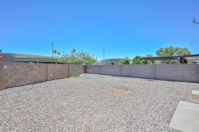1261 E HARMONY Circle, Mesa, AZ 85204
