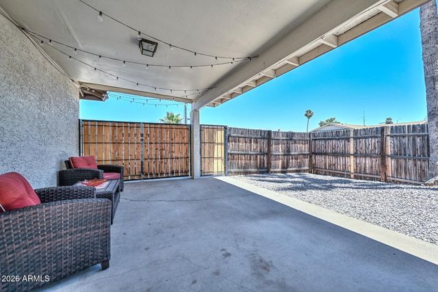 1261 E HARMONY Circle, Mesa, AZ 85204