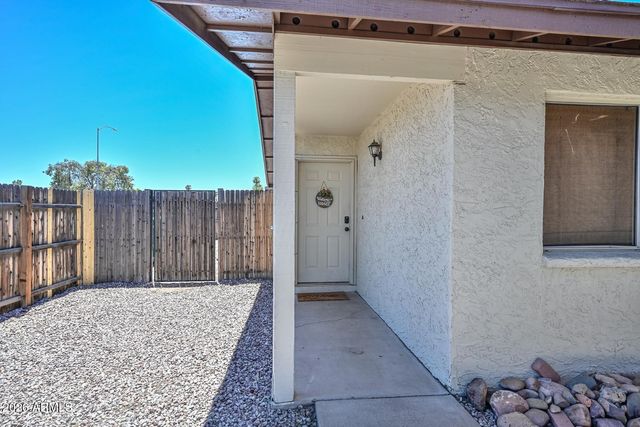 1261 E HARMONY Circle, Mesa, AZ 85204