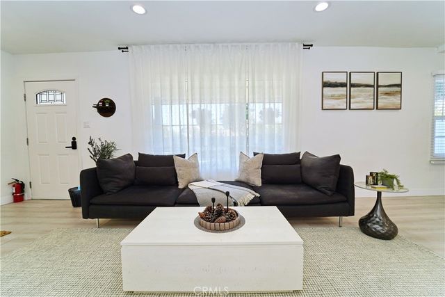 18635 Lanark, Reseda, CA 91335