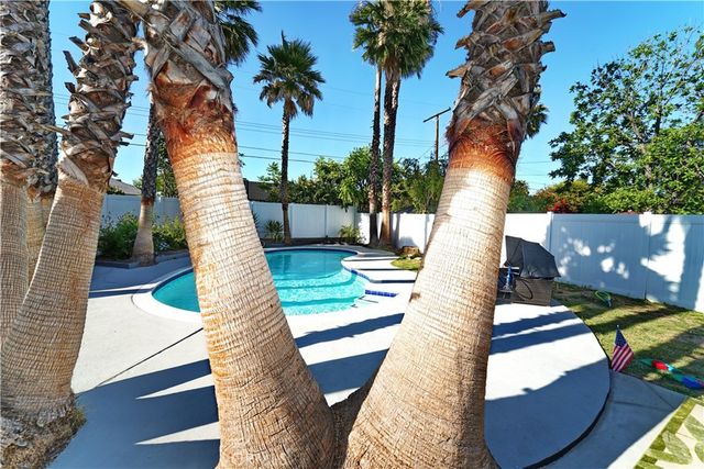 18635 Lanark, Reseda, CA 91335