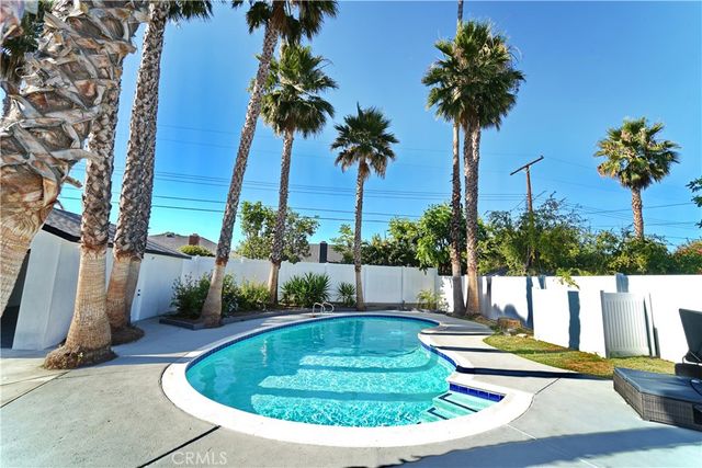 18635 Lanark, Reseda, CA 91335