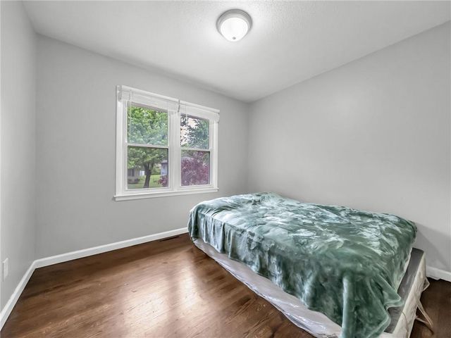 11805 Fuller Avenue, Kansas City, MO 64134