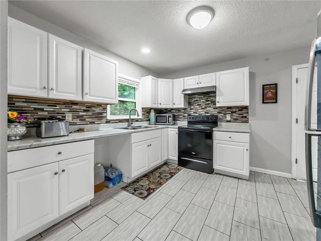11805 Fuller Avenue, Kansas City, MO 64134