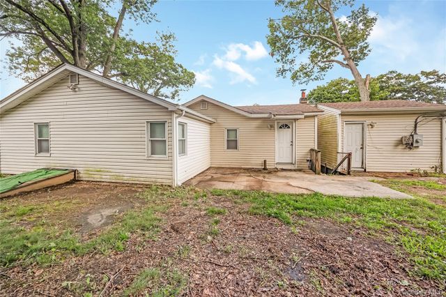 20 Buchanan Avenue, Wheatley Heights, NY 11798