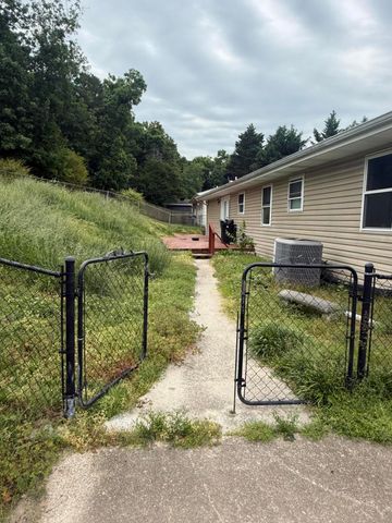 34 Lawrence Drive, Ringgold, GA 30736