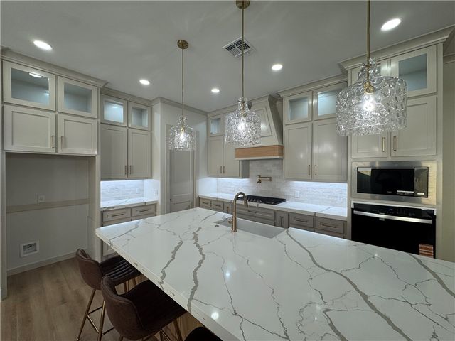 7621 Roman Dr, Corpus Christi, TX 78414