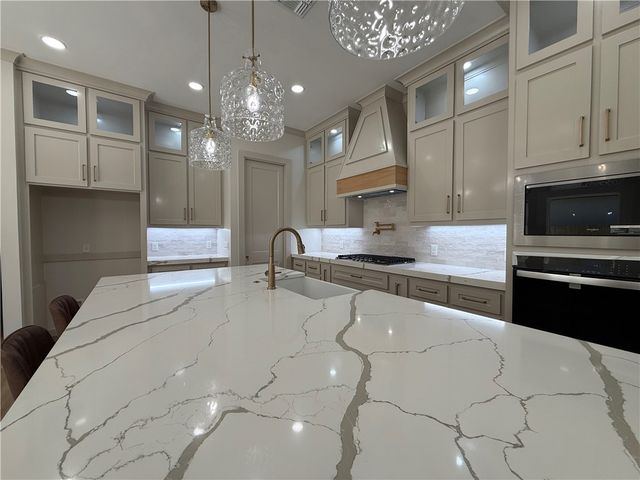 7621 Roman Dr, Corpus Christi, TX 78414