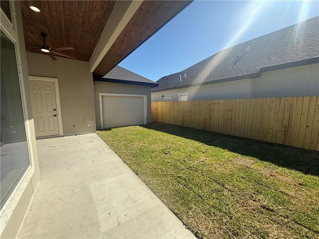 7621 Roman Dr, Corpus Christi, TX 78414